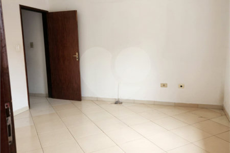 Sobrado à venda com 3 quartos em Vila Dalila, São Paulo, SP