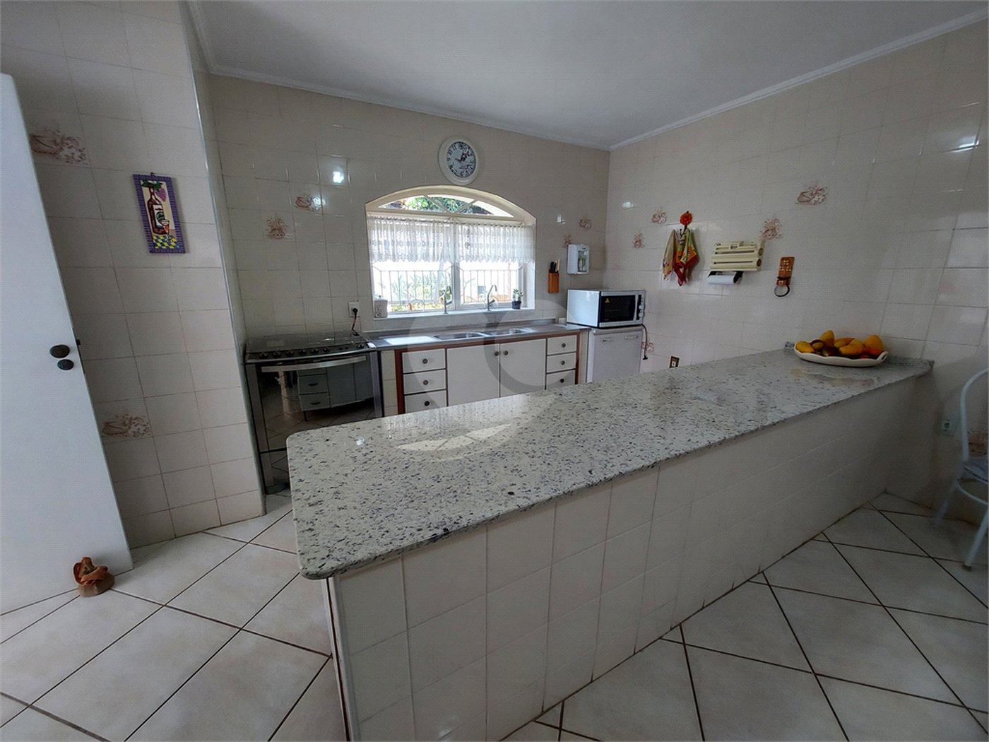 Casa à venda com 4 quartos, sendo 3 suítes, no condomínio São Joaquim, Vinhedo - SP