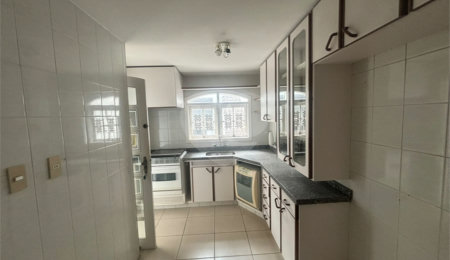 Casa à venda com 3 quartos, sendo 1 suíte,  em Vila Boaventura, Jundiaí, SP