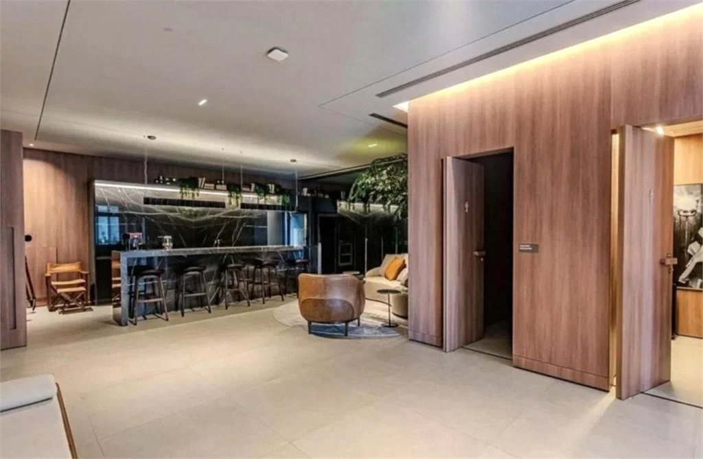 Apartamento à venda com 4 suítes em Vila Cordeiro, São Paulo, SP