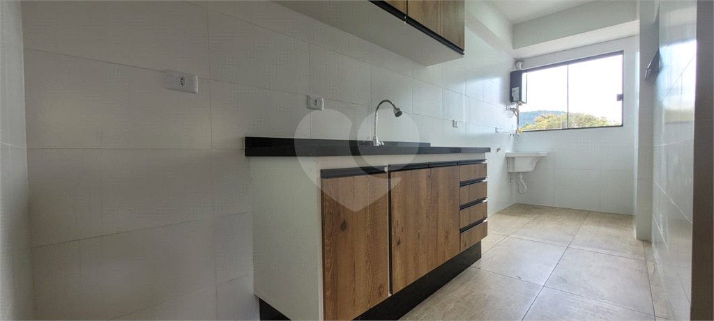 Apartamento para alugar com 2 quartos, sendo 1 suíte, em Jardim Carambeí, São Roque, SP