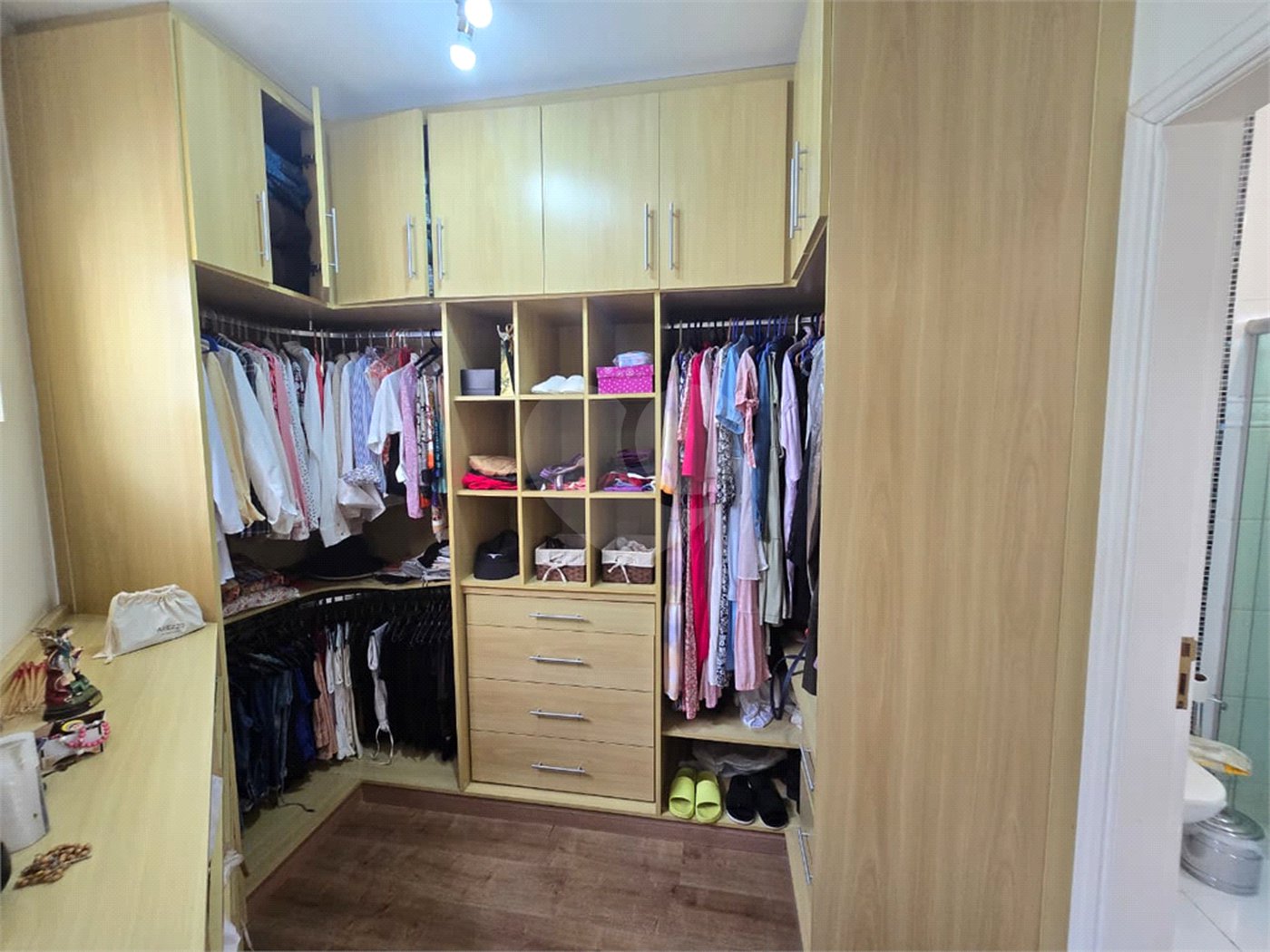 Casa à venda com 4 quartos, sendo 2 suítes,  em Vila Nastri, Itapetininga, SP