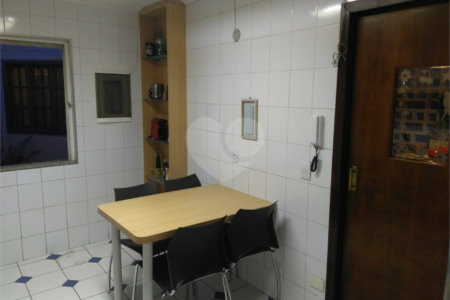 Casa Térrea à venda com 4 quartos, sendo 1 suíte, em Vila Guaca, São Paulo, SP