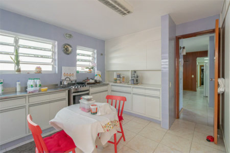 Casa Térrea à venda com 4 quartos, sendo 2 suítes, em Alto de Pinheiros, São Paulo, SP