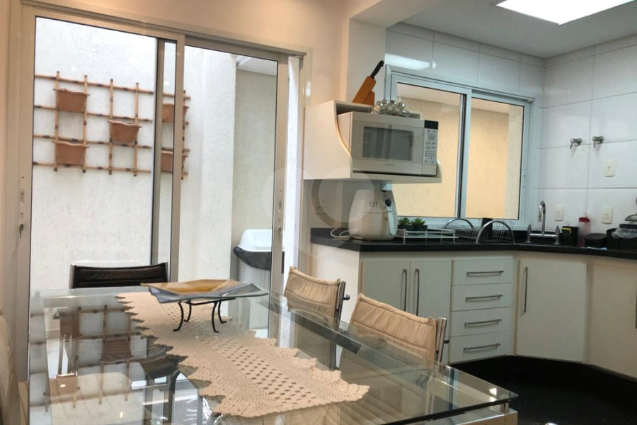 Casa à venda com 3 suítes em Santana, São Paulo, SP