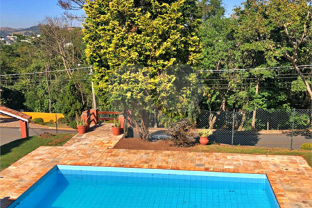 Casa à venda com 4 quartos, sendo 2 suítes, no condomínio Estância Marambaia, Vinhedo - SP