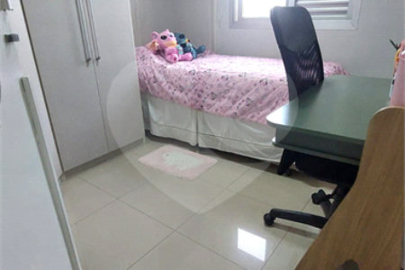 Apartamento à venda com 3 quartos, sendo 1 suíte, em Sítio Pinheirinho, São Paulo, SP
