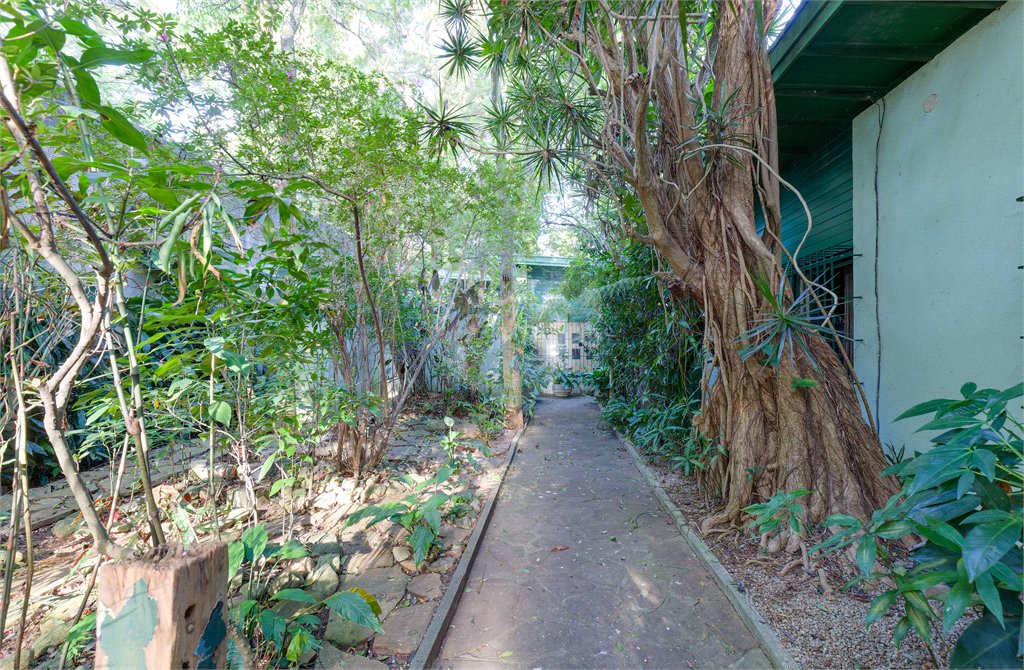 Casa Térrea à venda com 5 quartos, sendo 2 suítes, em Alto da Boa Vista, São Paulo, SP