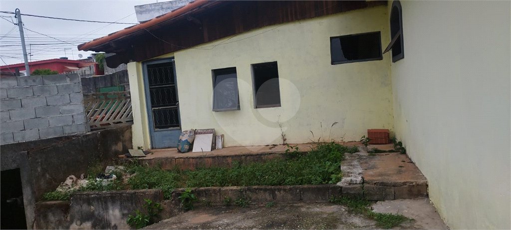 Casa à venda com 3 quartos, sendo 1 suíte, em Jardim Ikeda, Suzano, SP