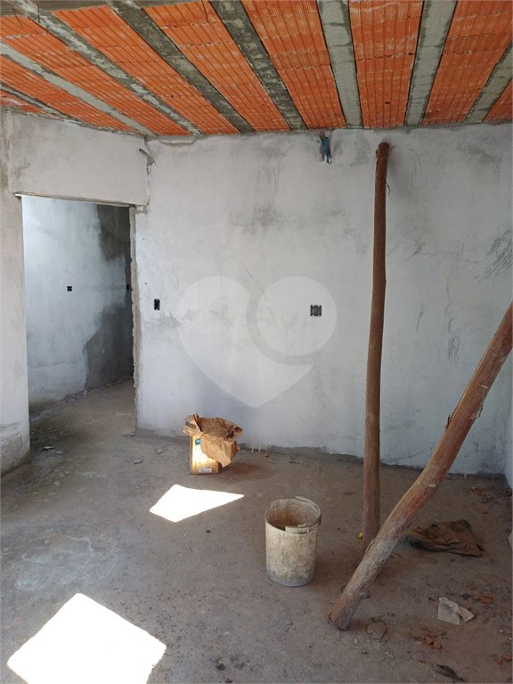 Casa à venda com 2 suítes no condomínio Ricieri, Mogi das Cruzes - SP