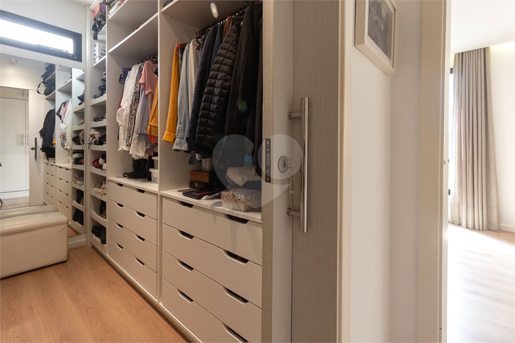 Apartamento à venda com 4 quartos, sendo 2 suítes,  em Jardim Parque Morumbi, São Paulo, SP