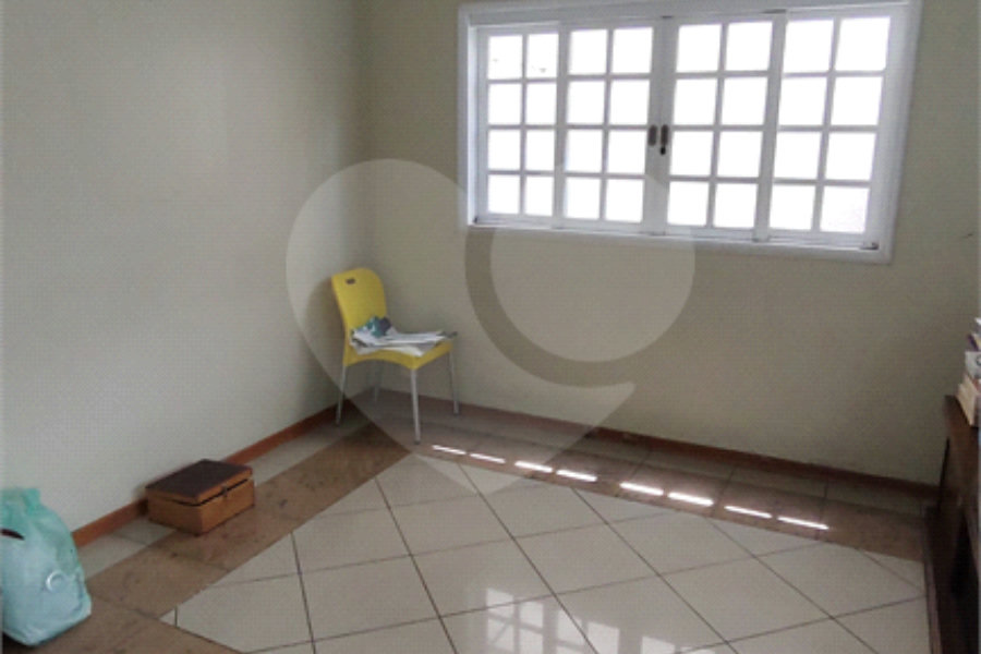 Sobrado à venda com 3 quartos, sendo 1 suíte, em Parque São Domingos, São Paulo, SP