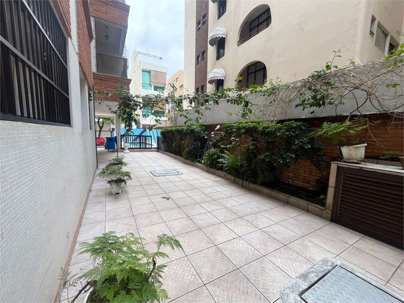 Apartamento com 2 dormitórios à venda, 64 m² por R$ 360.000,00 - Jardim Praiano - Guarujá/SP