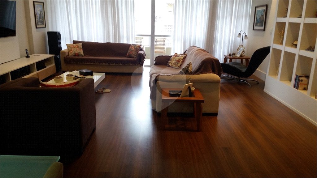 Apartamento à venda com 4 quartos, sendo 1 suíte,  em Tijuca, Rio de Janeiro, RJ