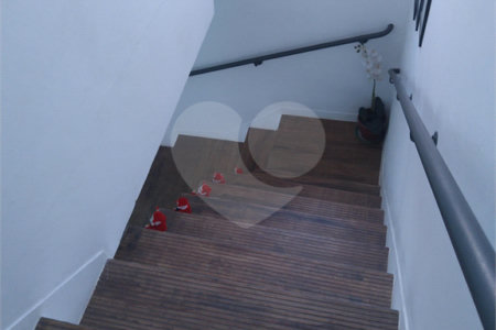 Casa à venda com 4 quartos, sendo 1 suíte, em Vila Pirajussara, São Paulo, SP