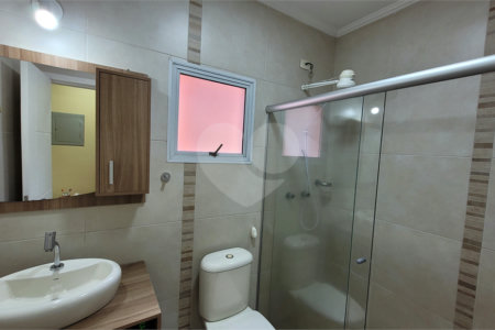 Sobrado à venda com 3 quartos, sendo 1 suíte, em Vila Romana, São Paulo, SP