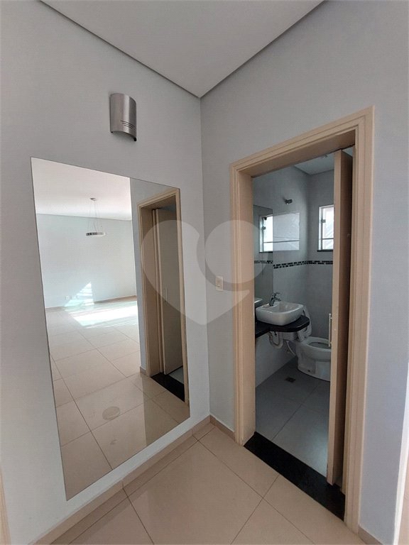 Casa à venda com 3 quartos, sendo 1 suíte, no condomínio Village Saint Clair, Sorocaba - SP