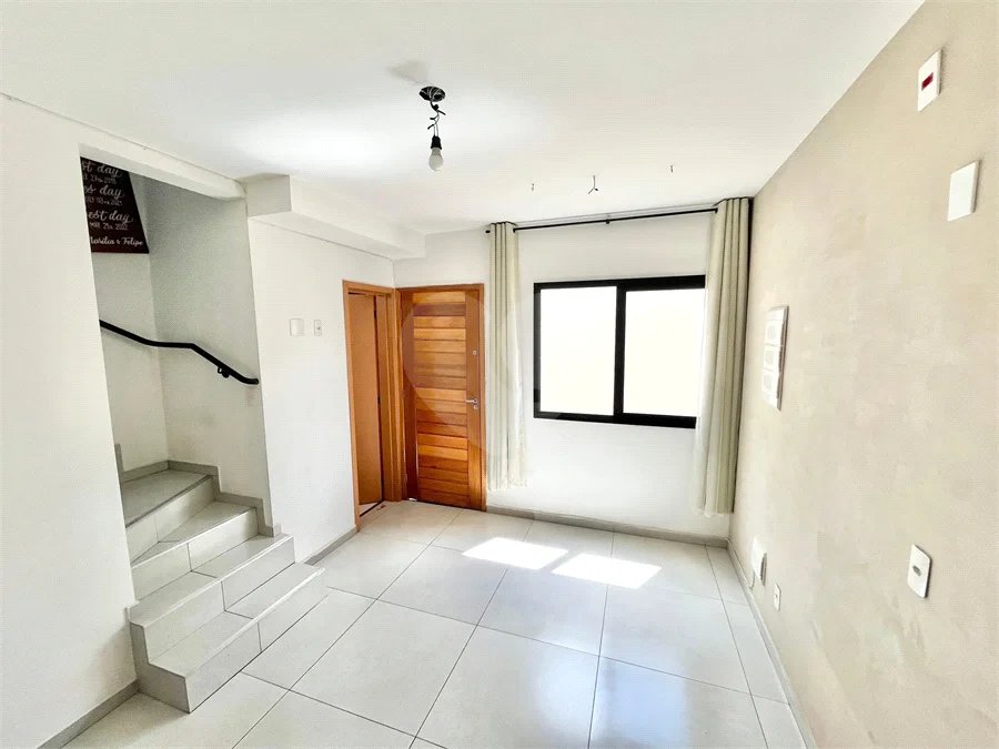 Casa à venda com 2 suítes no condomínio Residêncial Antuérpia, São Paulo - SP