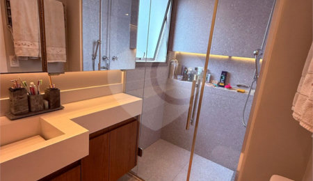 Apartamento à venda com 3 quartos, sendo 1 suíte, em Vila Mariana, São Paulo, SP