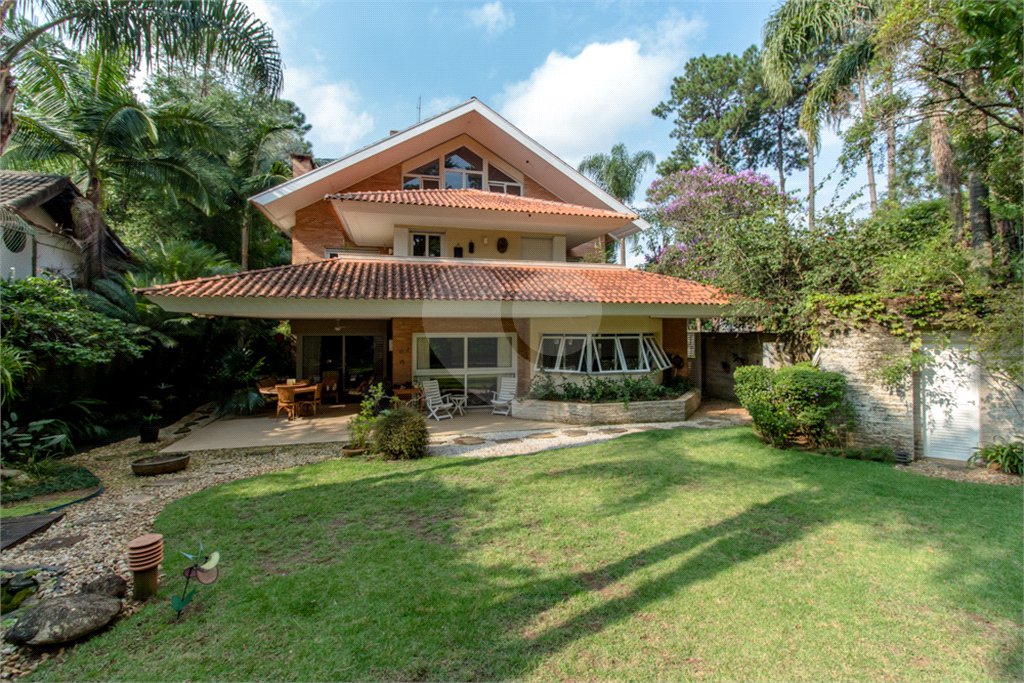 Sobrado à venda com 4 suítes em Jardim Cordeiro, São Paulo, SP
