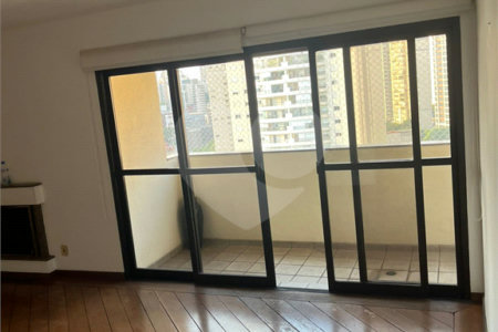 Apartamento à venda com 4 suítes em Vila Uberabinha, São Paulo, SP