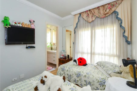Apartamento à venda com 3 suítes em Vila Suzana, São Paulo, SP