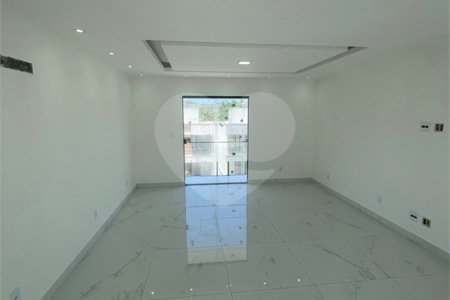 Casa à venda com 3 quartos, sendo 2 suítes, no condomínio Grand Park, Rio de Janeiro - RJ