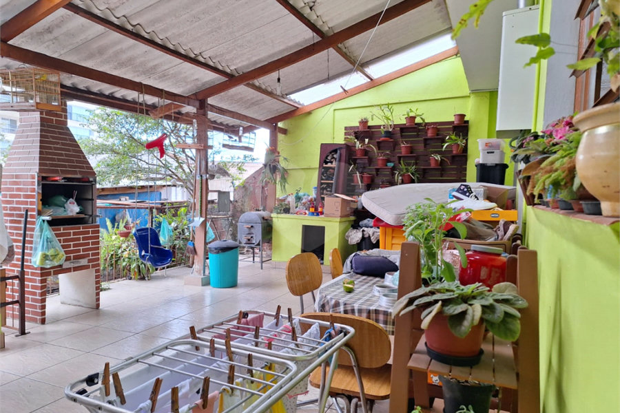 Casa Térrea à venda com 5 quartos, sendo 3 suítes,  em Vila Mazzei, São Paulo, SP