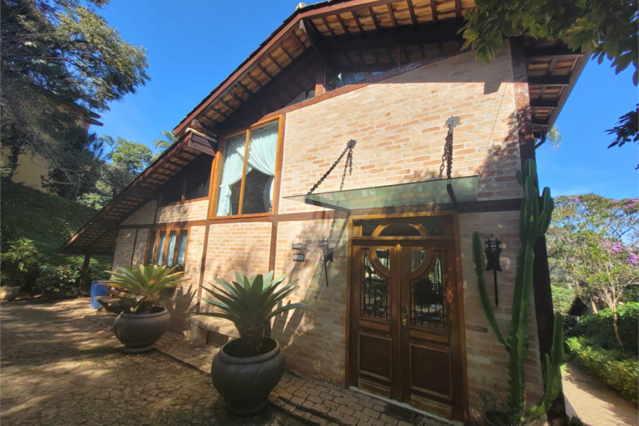 Casa à venda com 3 quartos, sendo 1 suíte,  no condomínio Residencial Bosque da Serra, Mairiporã - SP