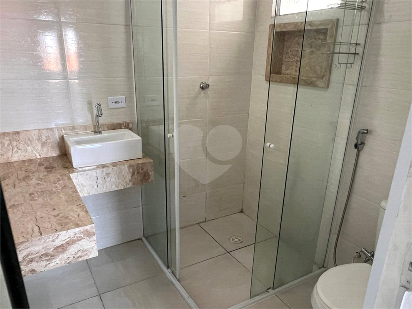 Sobrado à venda com 2 quartos, sendo 1 suíte, em Vila Correa, Ferraz de Vasconcelos, SP