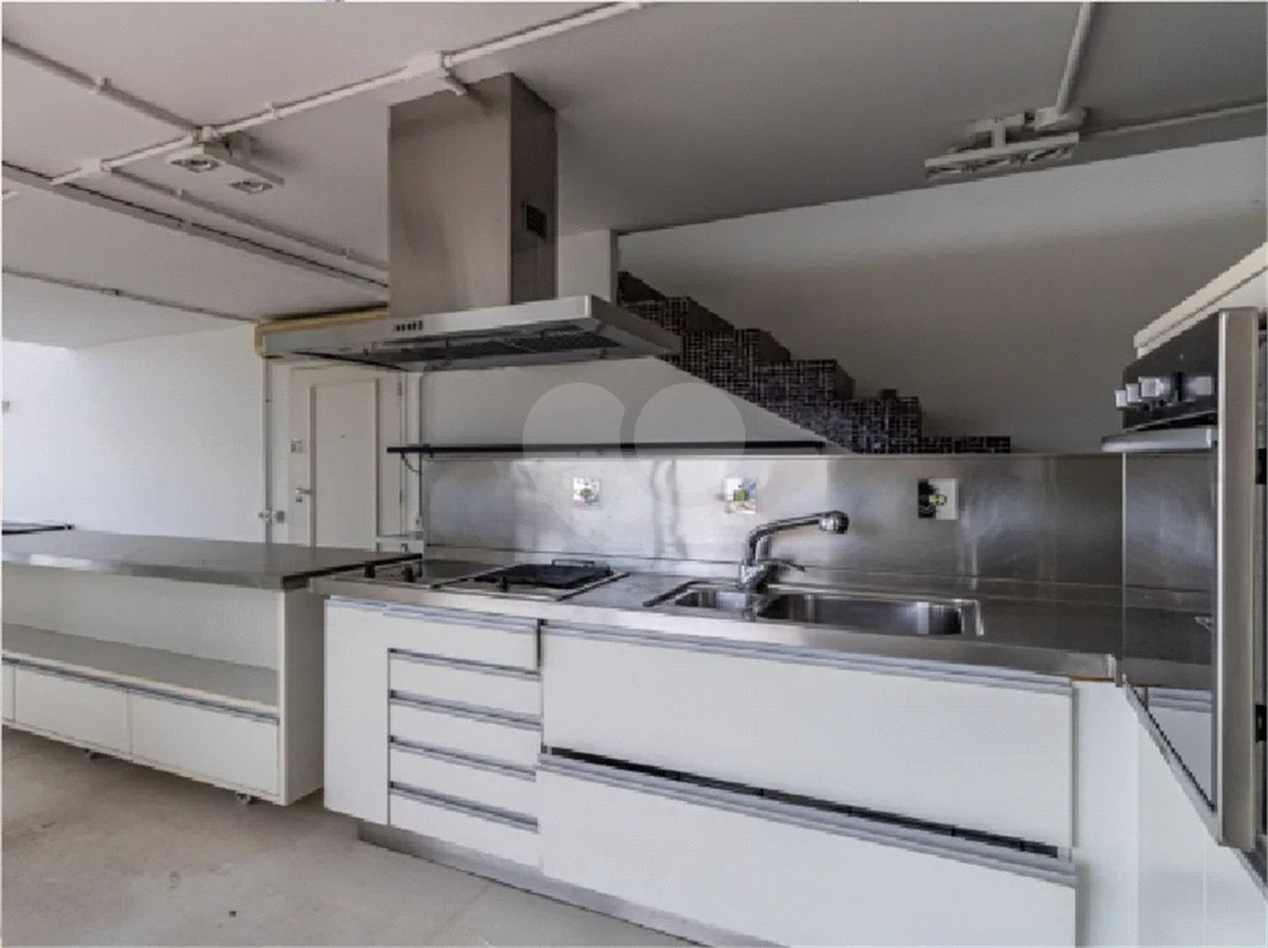 Duplex à venda ou para alugar com 1 suíte em Vila Madalena, São Paulo, SP