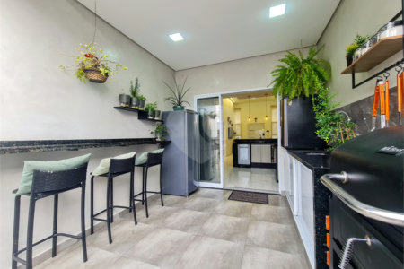 Casa à venda com 3 quartos, sendo 1 suíte, no condomínio Horto Florestal Iii, Sorocaba - SP