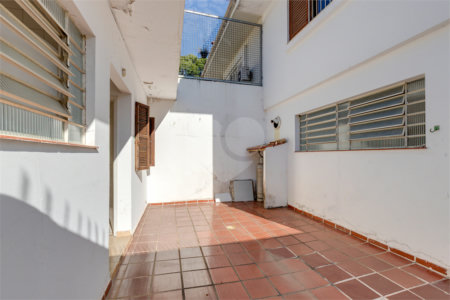 Sobrado à venda com 3 quartos, sendo 1 suíte, em Alto da Boa Vista, São Paulo, SP