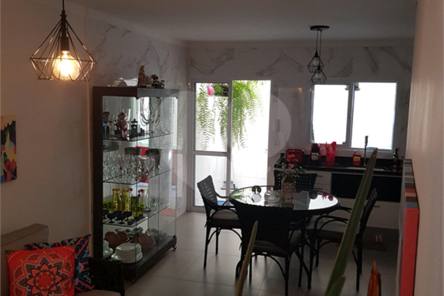 Casa à venda com 3 suítes no condomínio Residencial Mattos, São Paulo - SP