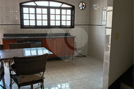 Casa à venda com 3 quartos, sendo 1 suíte, em Chácara Jafet, Mogi das Cruzes, SP