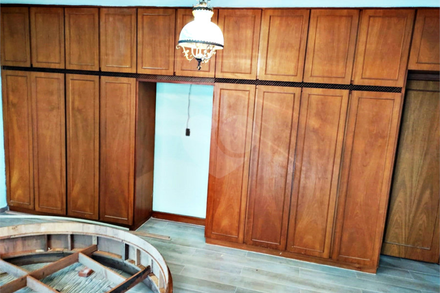 Sobrado à venda com 5 quartos, sendo 2 suítes, em Vila Nova Cachoeirinha, São Paulo, SP