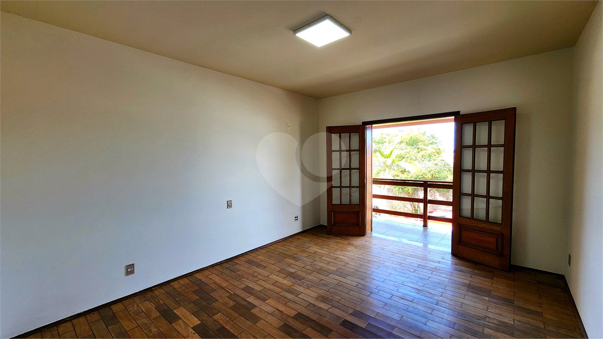 Sobrado à venda com 4 quartos, sendo 2 suítes, em Jardim Primavera, Araraquara, SP