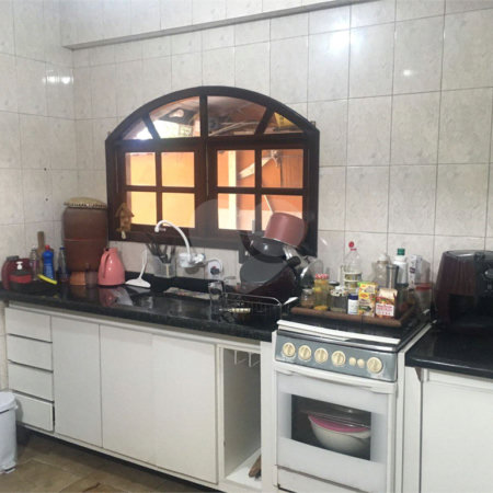 Casa à venda com 4 quartos em Calmon Viana, Poá, SP