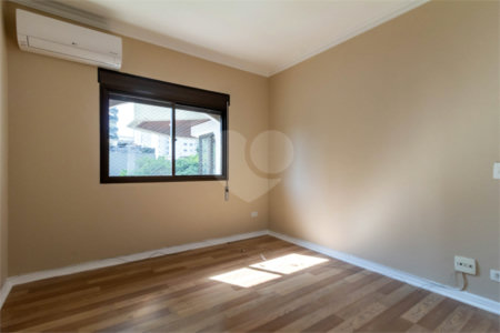 Apartamento à venda com 3 quartos, sendo 1 suíte, em Brooklin, São Paulo, SP