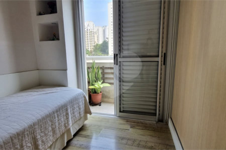 Apartamento à venda com 3 suítes em Jardim Londrina, São Paulo, SP