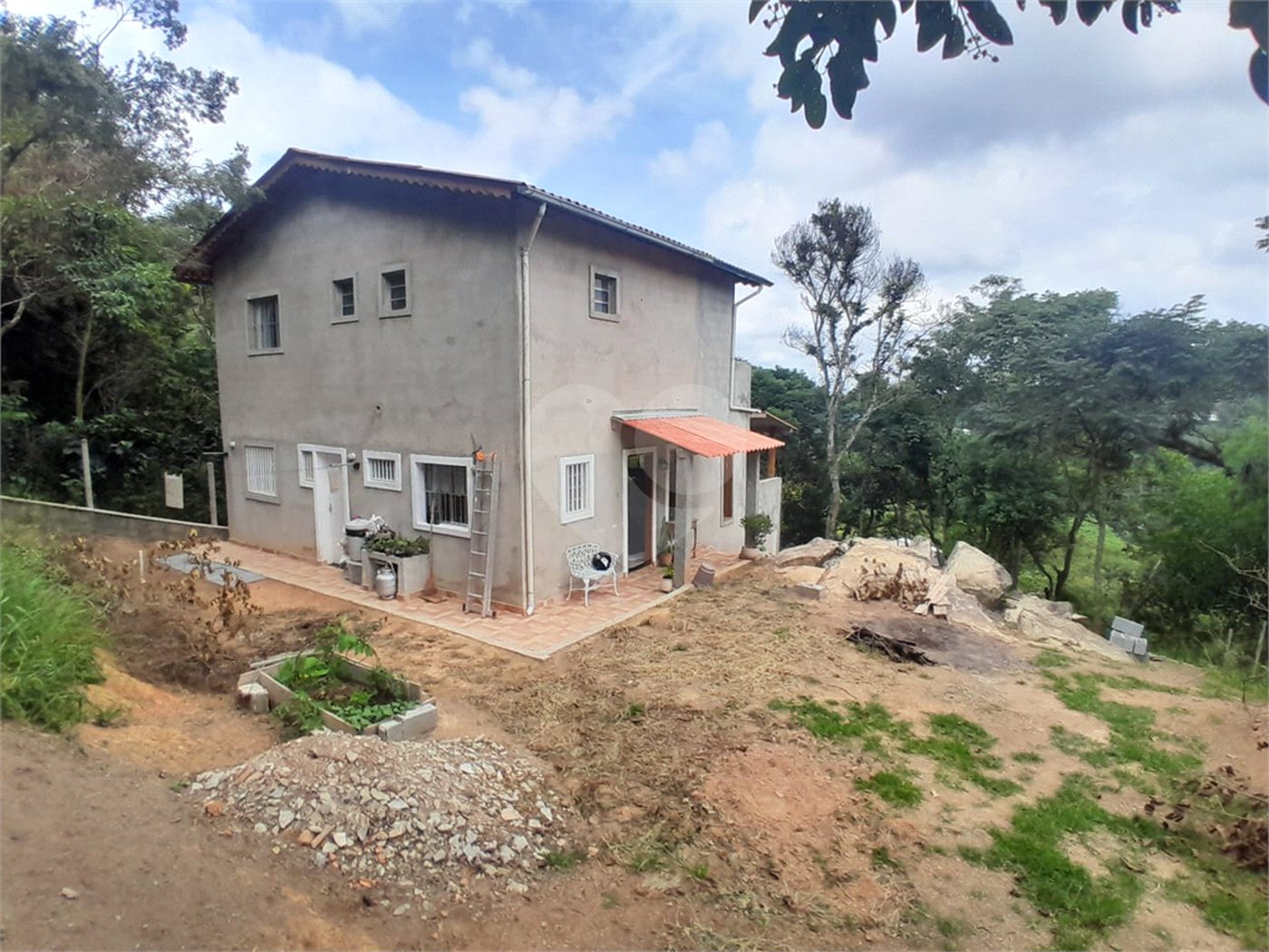 Sobrado à venda com 3 quartos, sendo 1 suíte, em Serra da Cantareira, Mairiporã, SP
