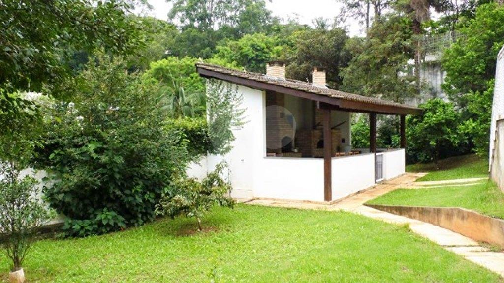 Sobrado à venda com 4 quartos, sendo 3 suítes, em Tremembé, São Paulo, SP