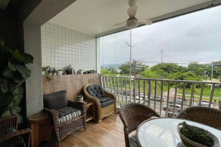 Apartamento com 3 dormitórios frente a praia à venda, 161 m² por R$ 2.200.000 - Gonzaga - Santos/SP