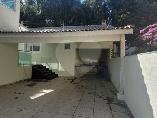 Sobrado à venda com 4 quartos, sendo 2 suítes,  em Vila Irmãos Arnoni, São Paulo, SP