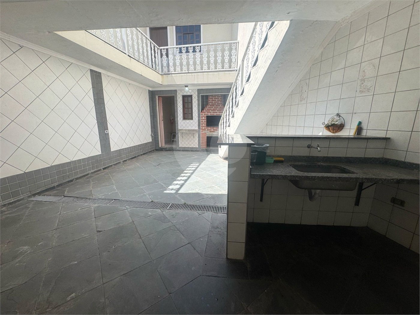 Casa à venda com 4 quartos, sendo 2 suítes, em Jardim Bela Vista, Guarulhos, SP