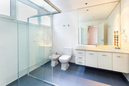 Casa à venda com 6 suítes no condomínio Vitória Régia, São Paulo - SP