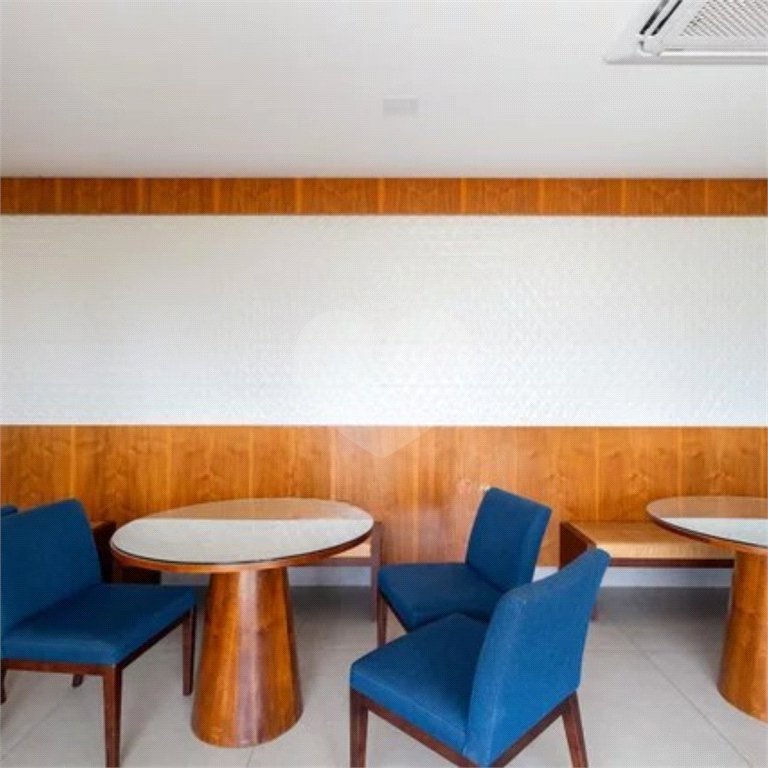Apartamento à venda com 2 quartos, sendo 1 suíte,  em Quarta Parada, São Paulo, SP