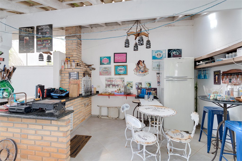 Casa à venda com 4 quartos, sendo 2 suítes, no condomínio Villa Franz Schubert, São Paulo - SP