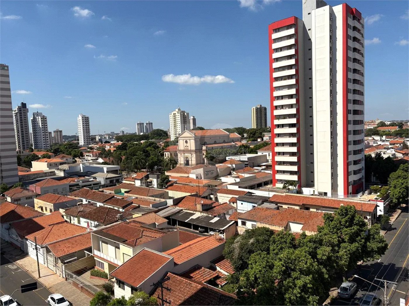 Apartamento disponível no Edifício Palladium no Centro de Piracicaba - SP.