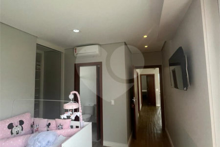 Casa à venda com 3 suítes no condomínio Residencial Terra Nobre, Indaiatuba - SP